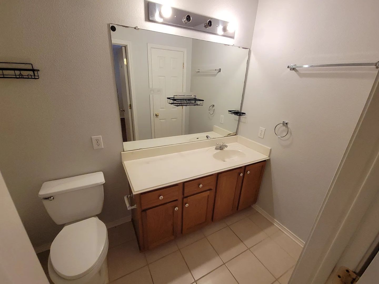 Room in 3 Bedroom Home in San Antonio – photo 4