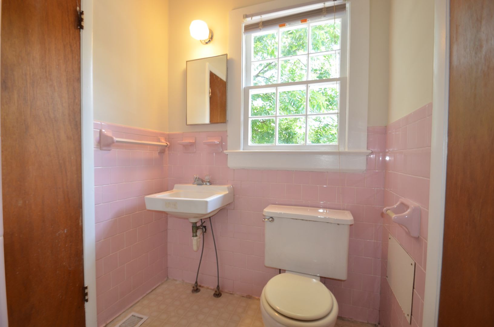 Newly Updated 2 Bedroom 2 Bath Home With Sunroom Bonus Den Connected To Primary – photo 3