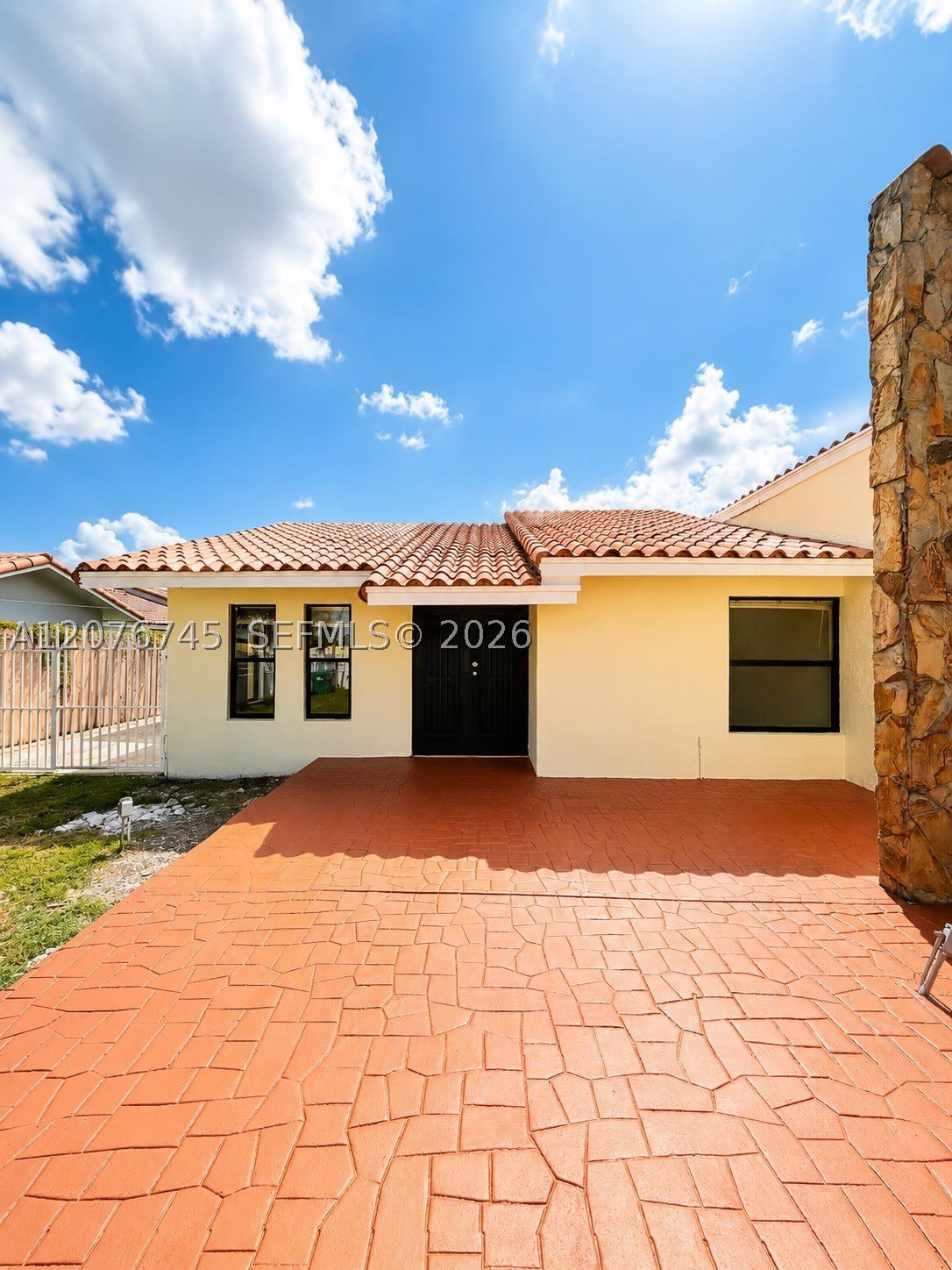 3011 SW 117th Ave – photo 2
