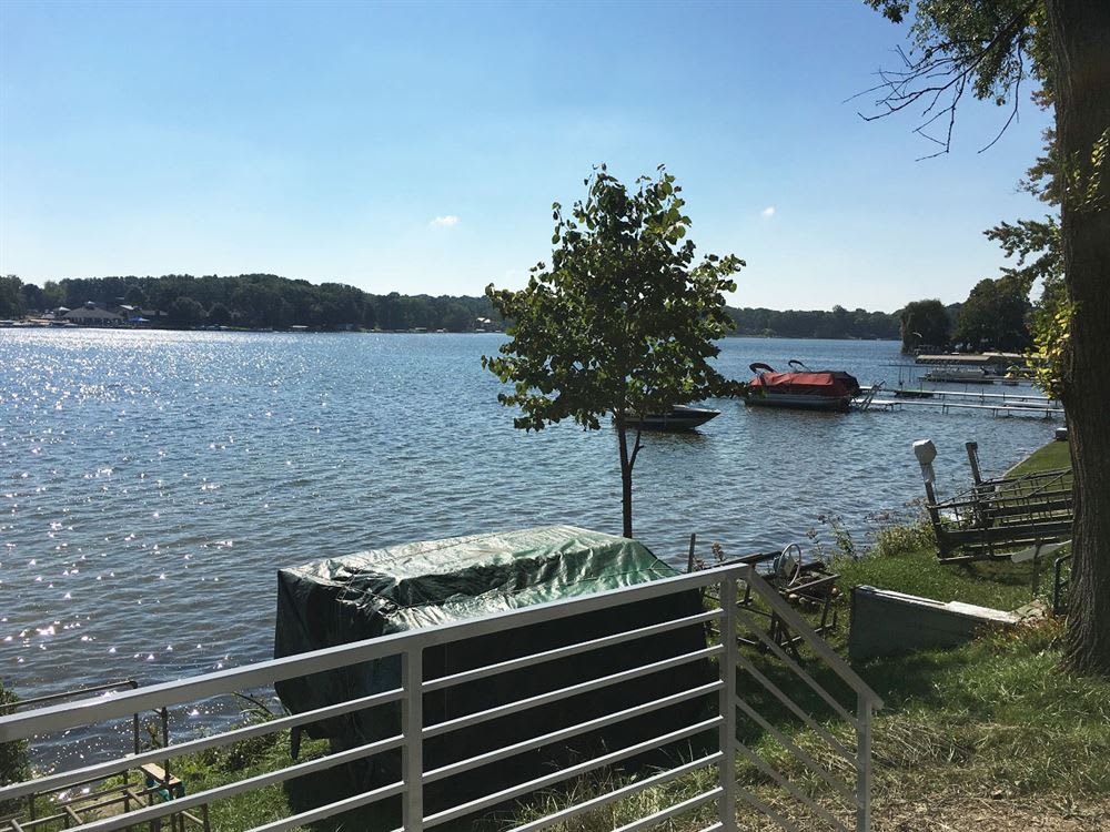 6454 N Shore Dr – photo 4