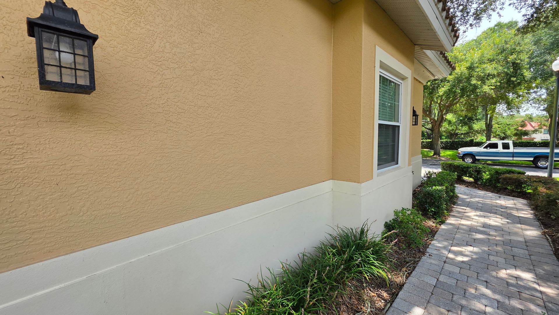 3 Bedroom 3 Bathroom 2 Car Garage Townhome In Mission Inn – photo 2