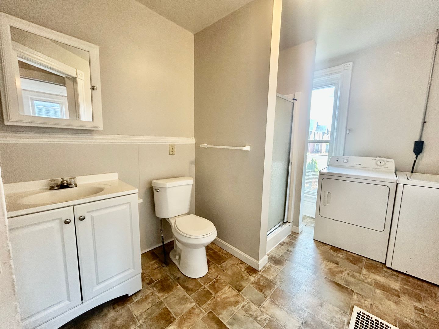 711-713 MYRTLE ST – photo 4