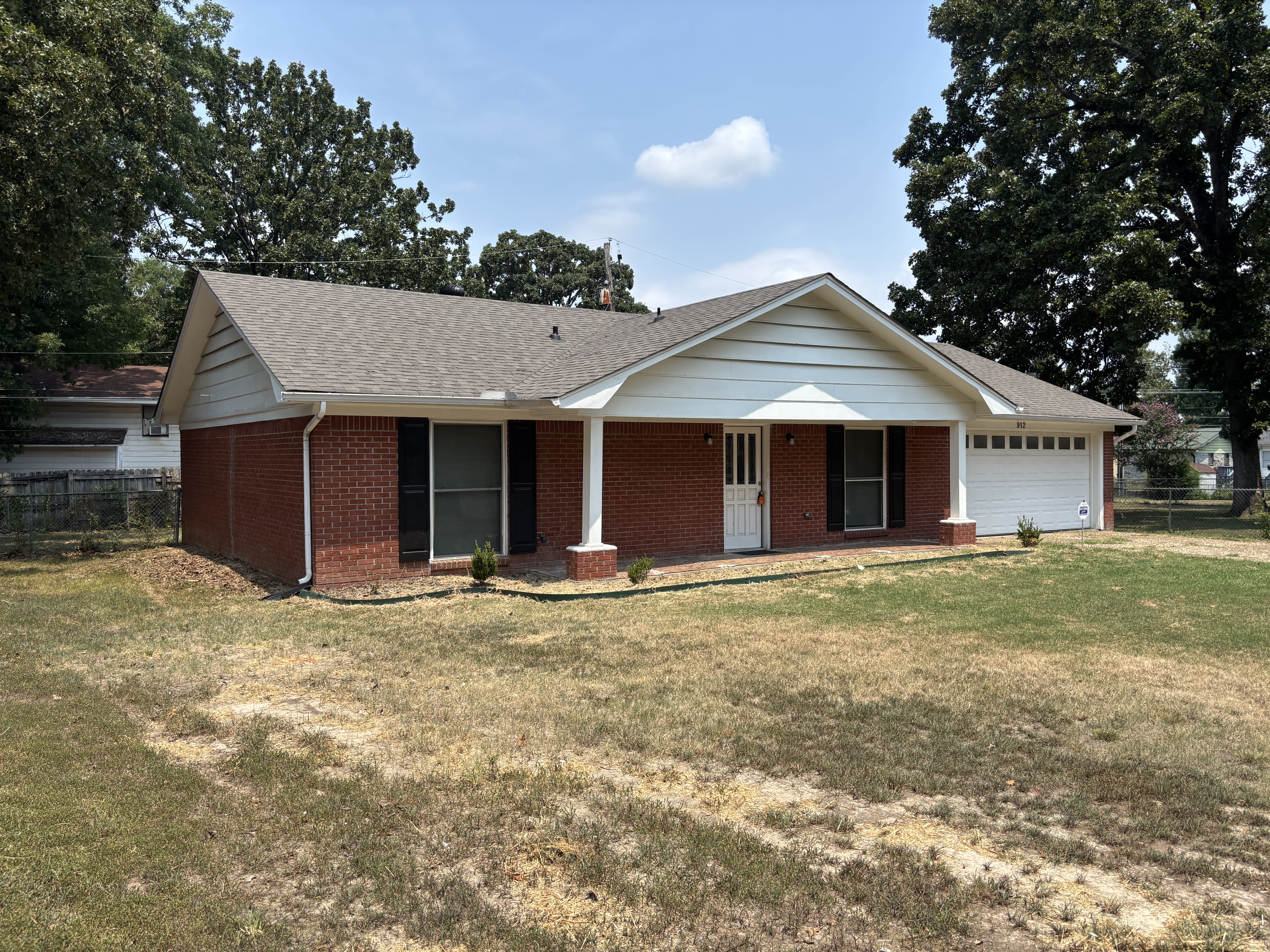 912 Gibson Ct – photo 1
