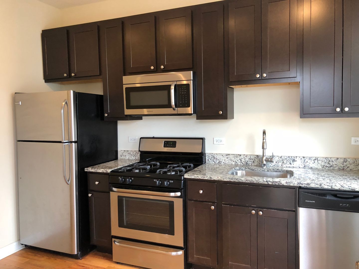 3539 W Ainslie St – photo 1