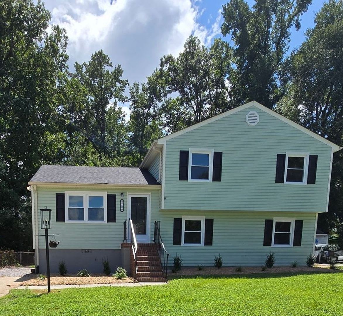 Newly remodeled 4 bedroom home – photo 1
