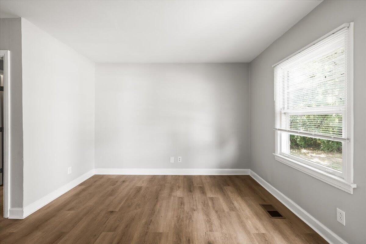 524 S Lovell Avenue – photo 4