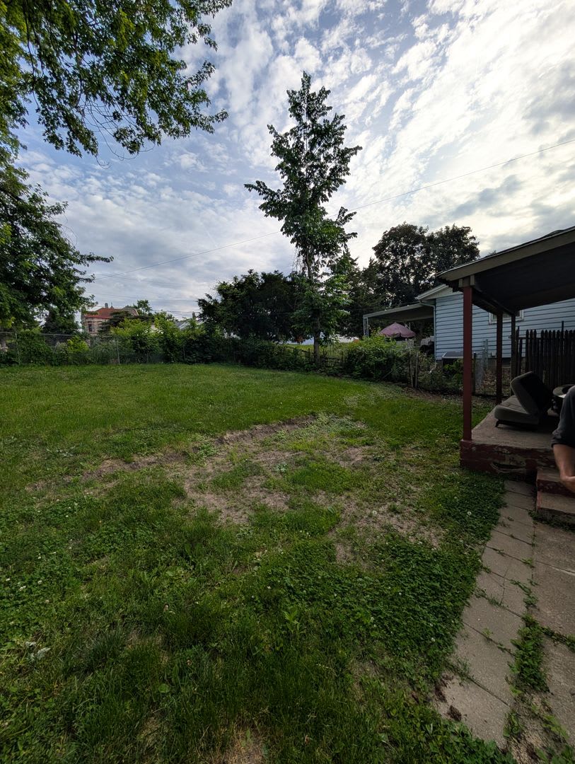 2 Bedroom Home With Fenced Yard in Davenport! – photo 4