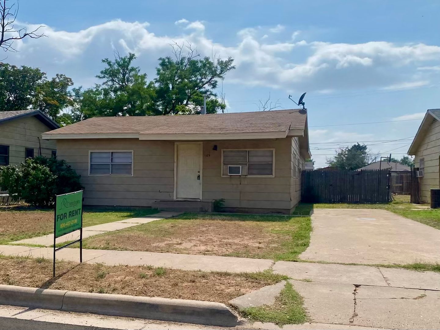 Available November Cute 3 Bed 1 Bath – photo 2