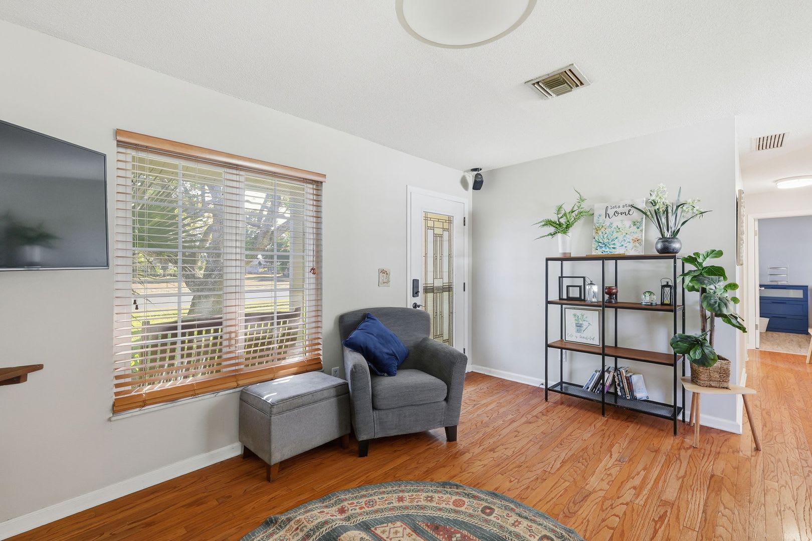 Charming 3 Bedroom Home in Mount Dora – Available Now! – photo 5