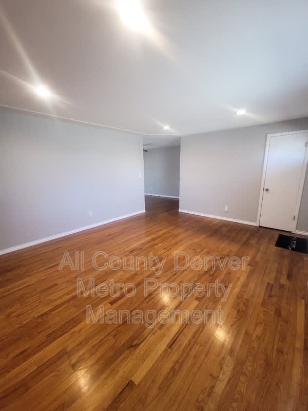 5615 Jellison St. – photo 4
