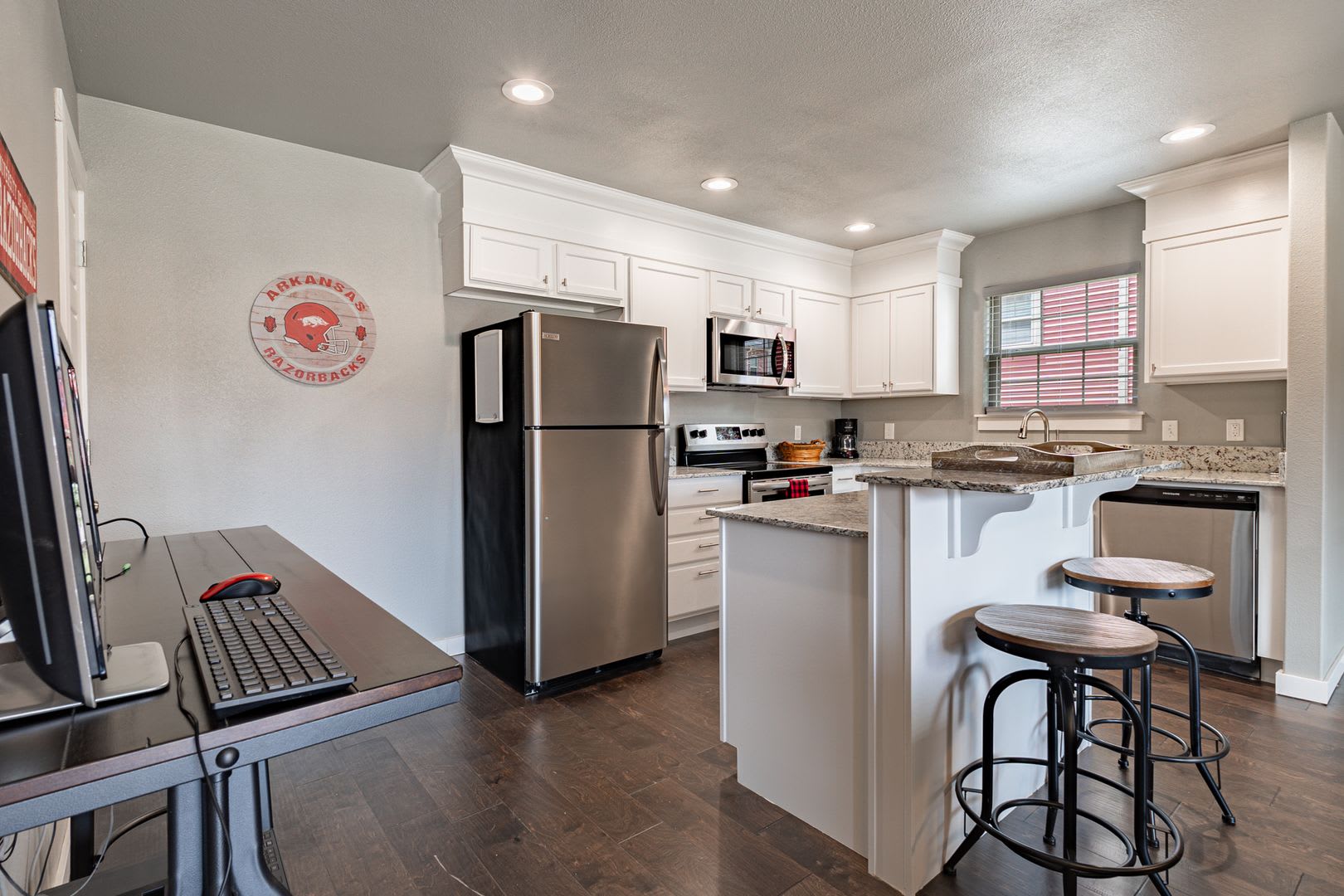 Fully Furnished Condo 3 Bedroom 2 5 Bath Minutes From The U Of A – photo 5
