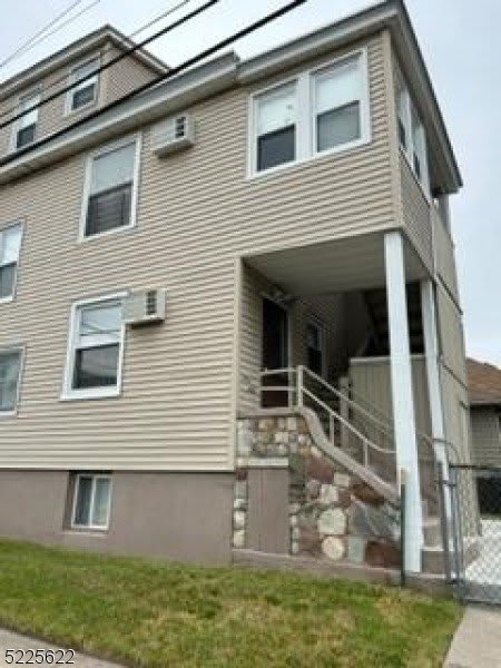 370 Main St – photo 3