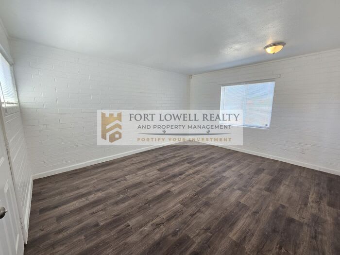 3051 East Proctor Vista – photo 3