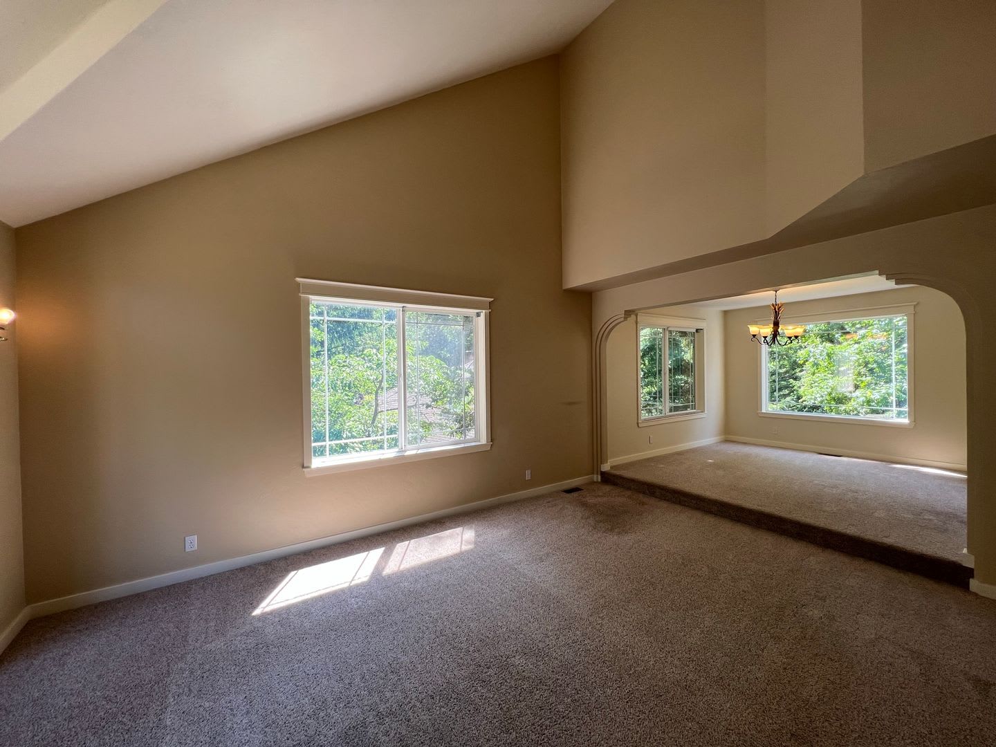 Tri-Level Spring Blvd Home – photo 4