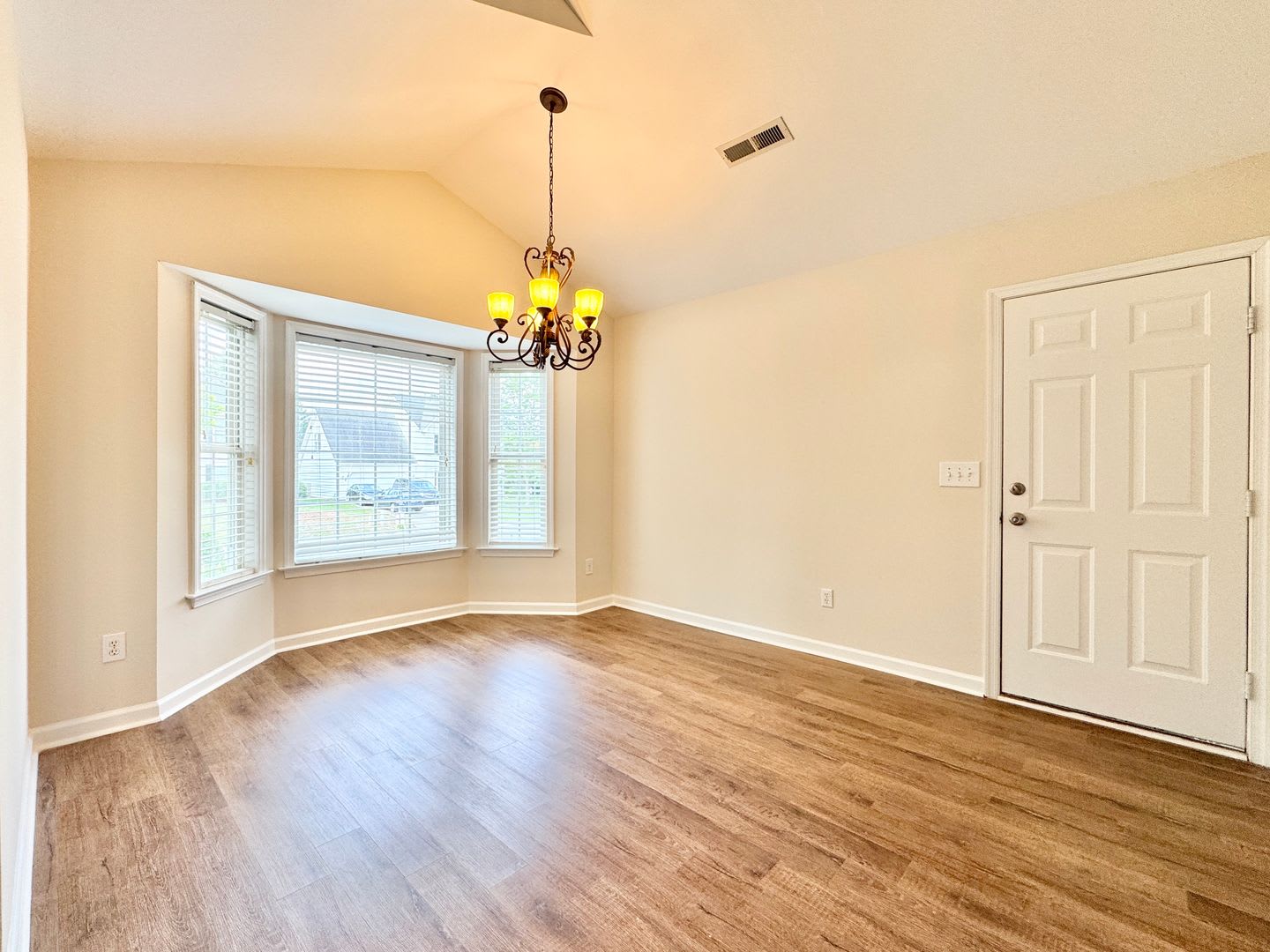 Adorable 3 Bedroom Home in High Point! – photo 5