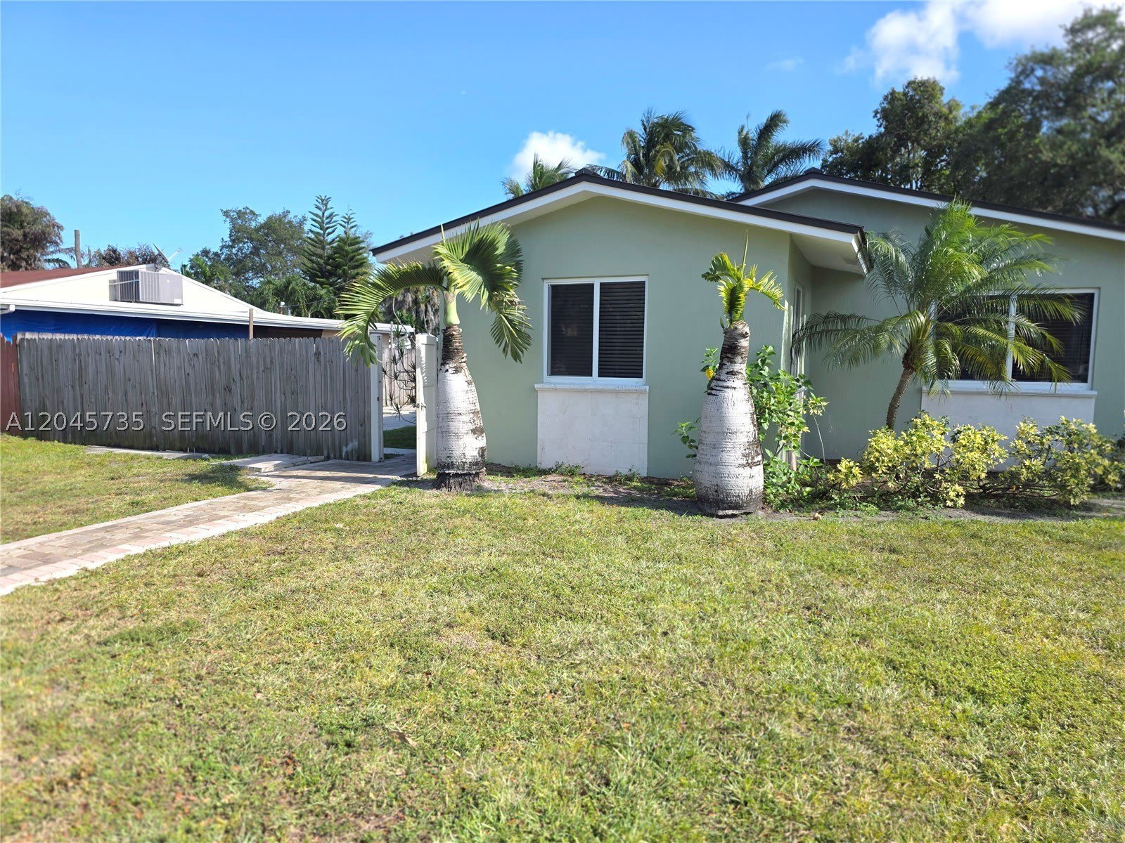2111 N 26th Ave – photo 4