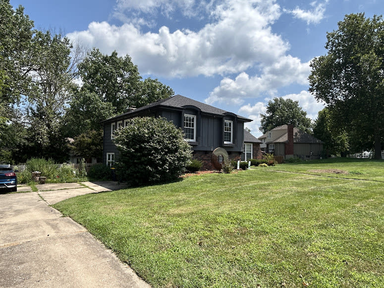 11719 Wyandotte Street – photo 2