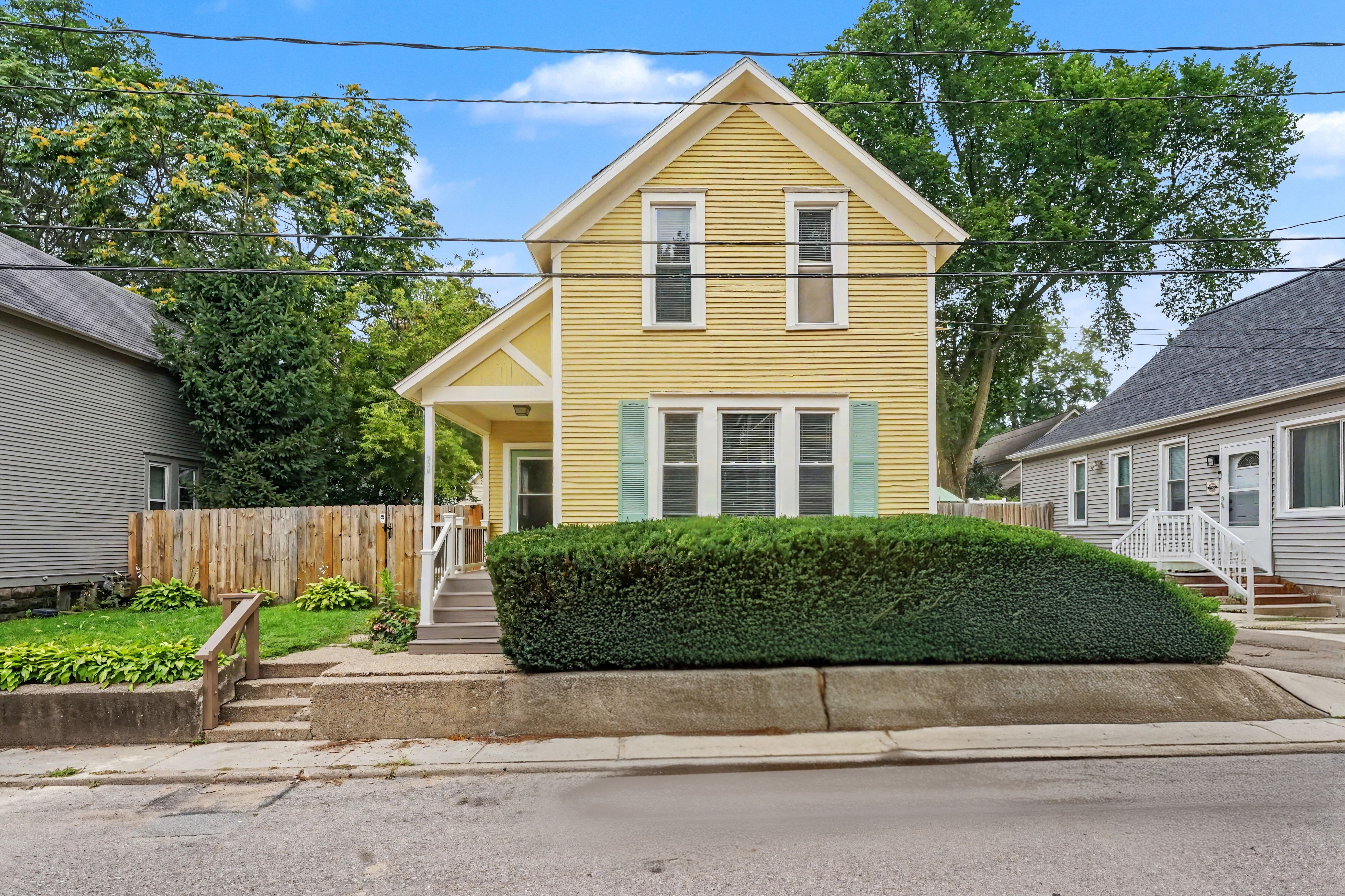 23 Mack Ave NE – photo 2