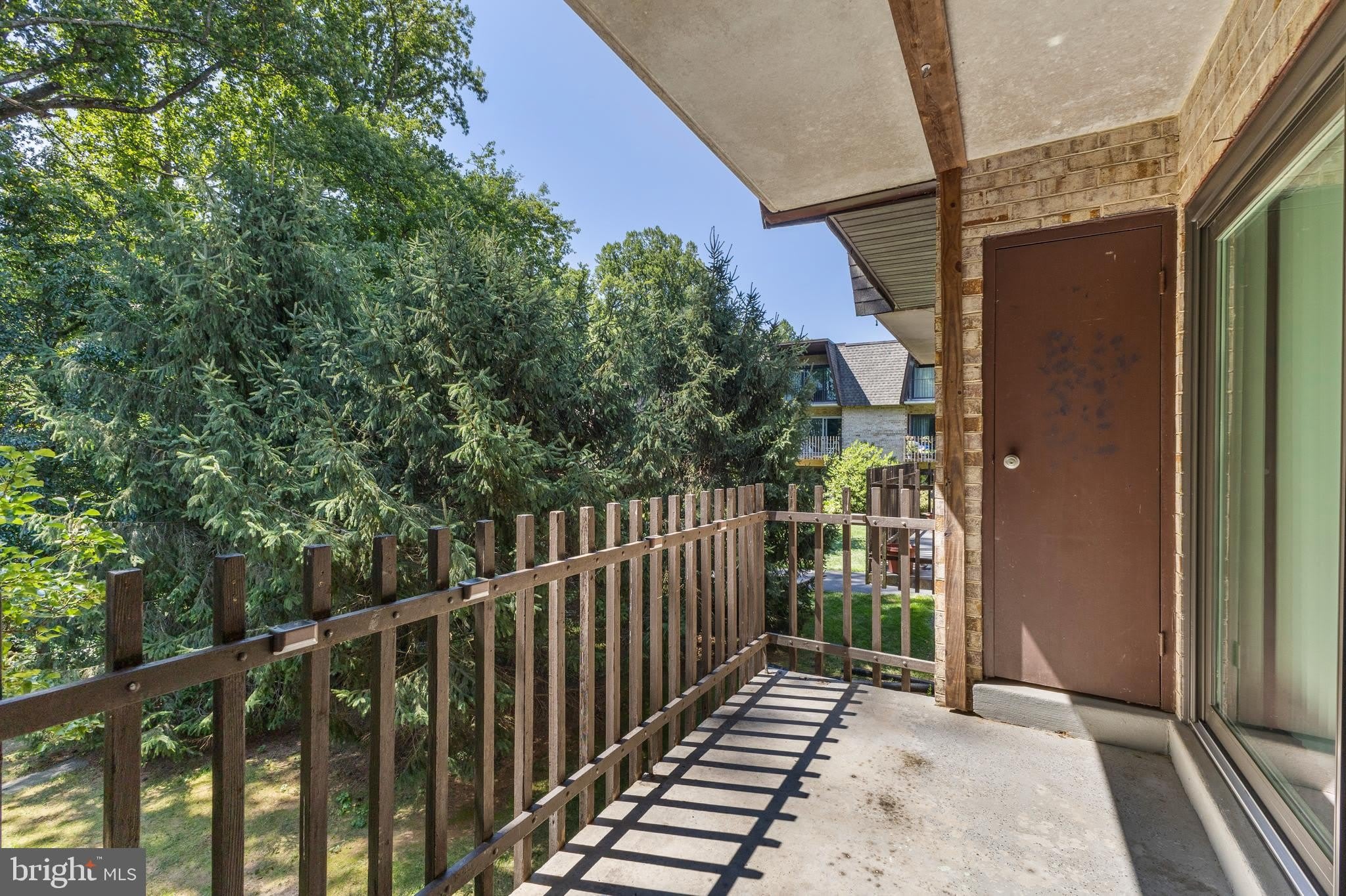 11611 VANTAGE HILL Road – photo 4