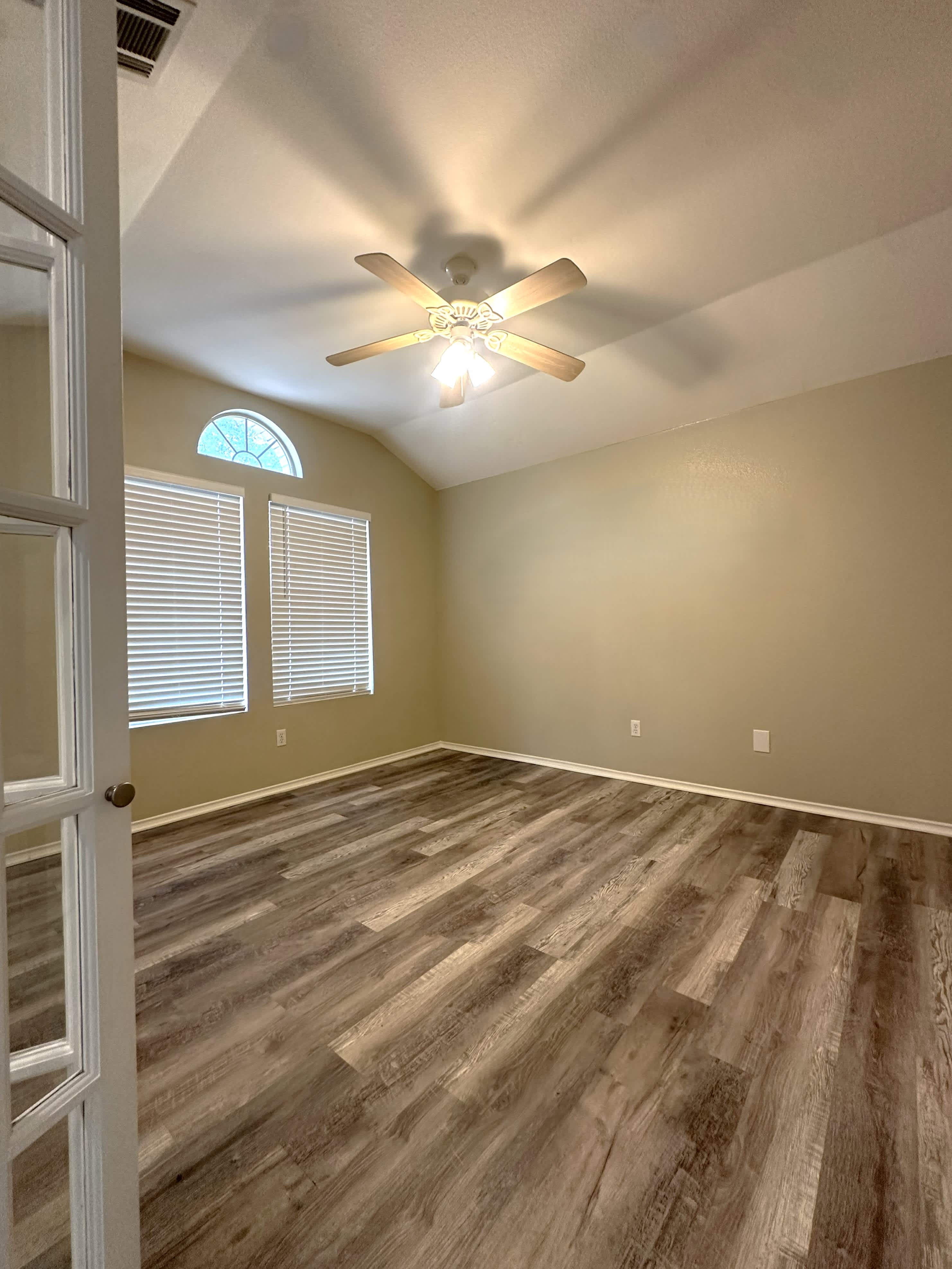 610 Riverway Ln – photo 5
