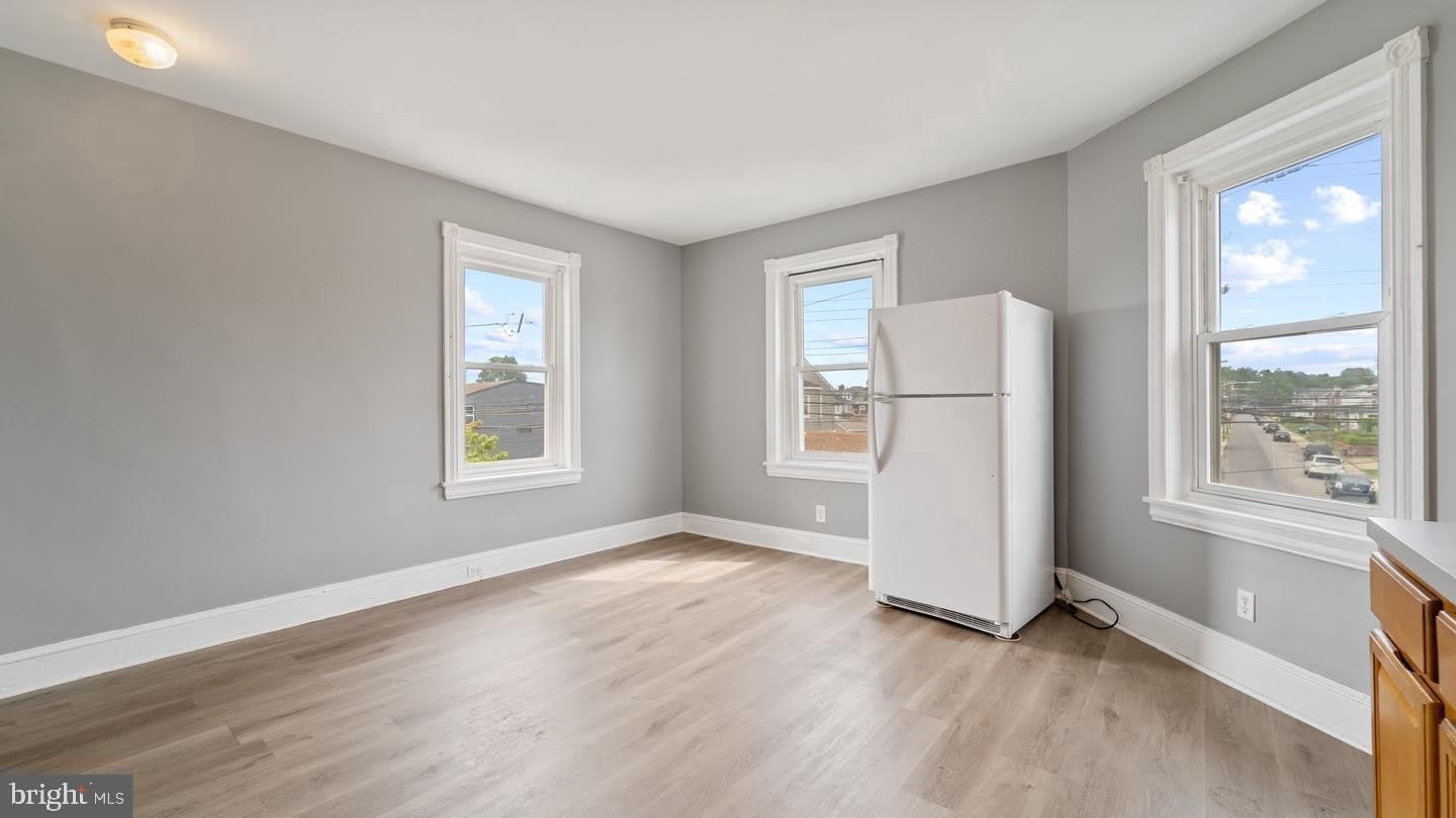 203 S SPRINGFIELD Road – photo 4