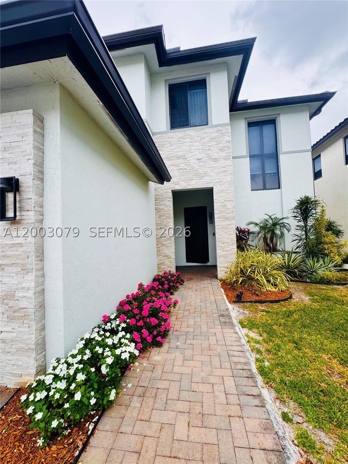 8108 NW 48th Ter – photo 2