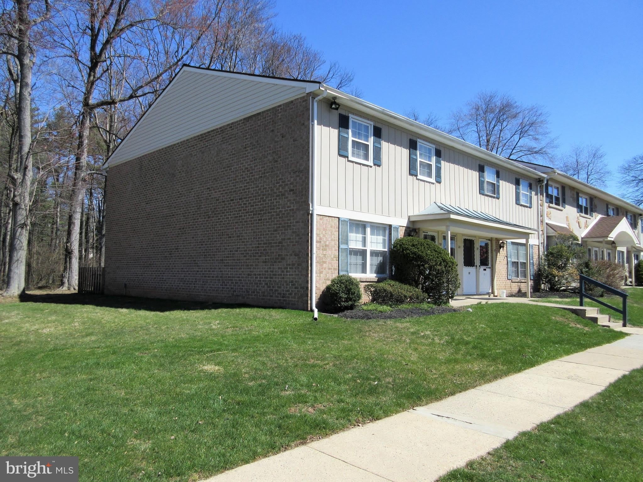 21 SHANNON Drive – photo 1