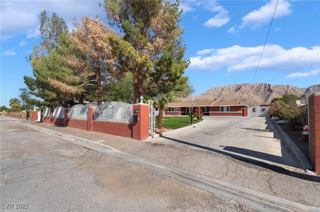 724 N Fogg Street – photo 3