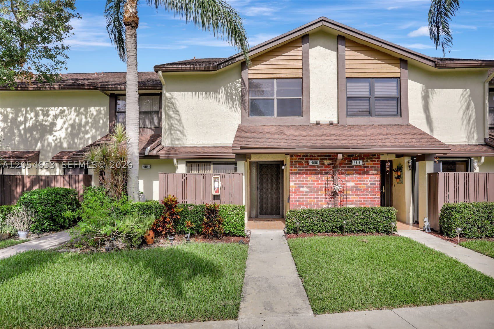 4615 Carambola Cir S – photo 1