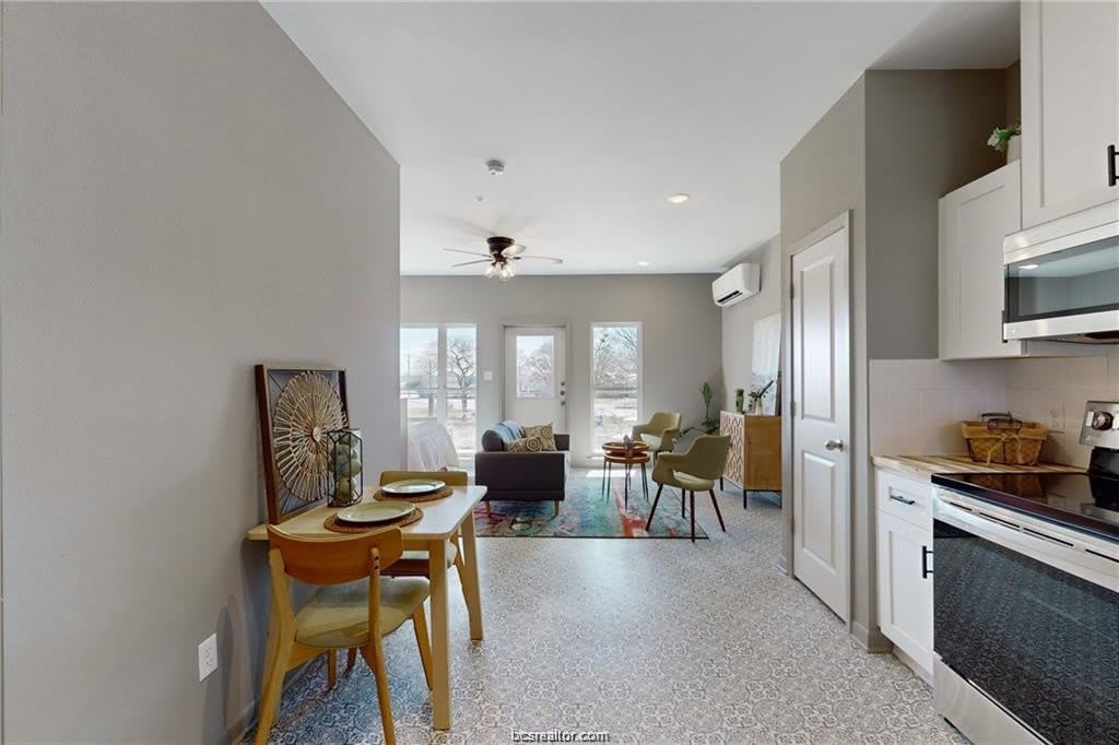 101 W 33 rd Street W – photo 4