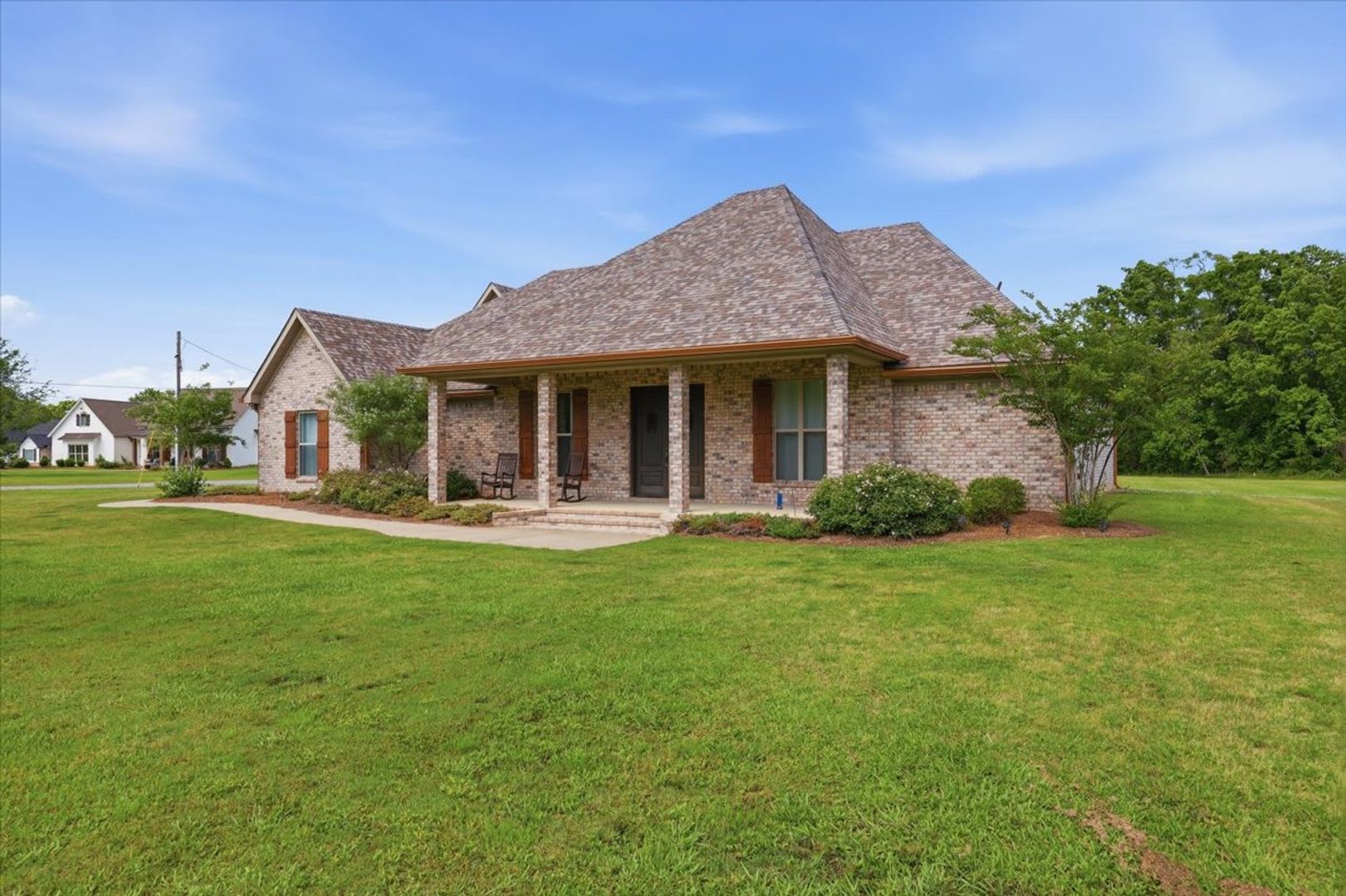 Fully Furnished Luxury Executive Estate On 4 3 Acres In Brandon Private Custom Home With Premium Features – photo 3