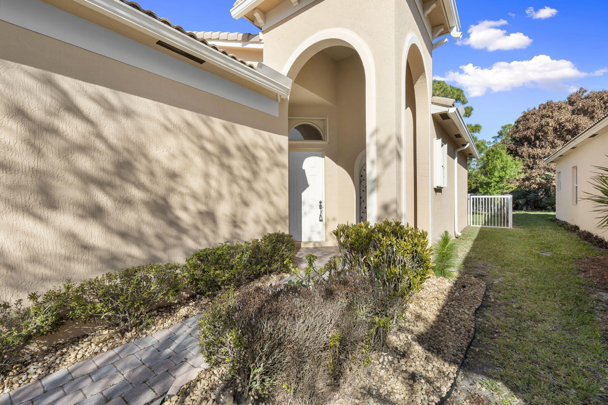 5627 Sunberry Circle – photo 2