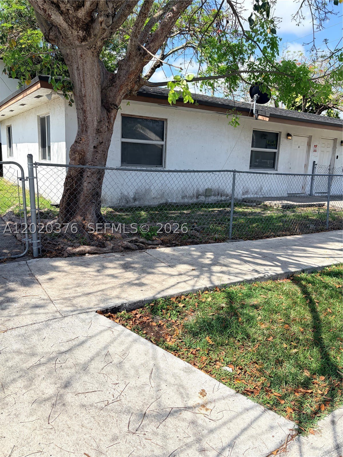 1329 Nw 6 Ave – photo 2