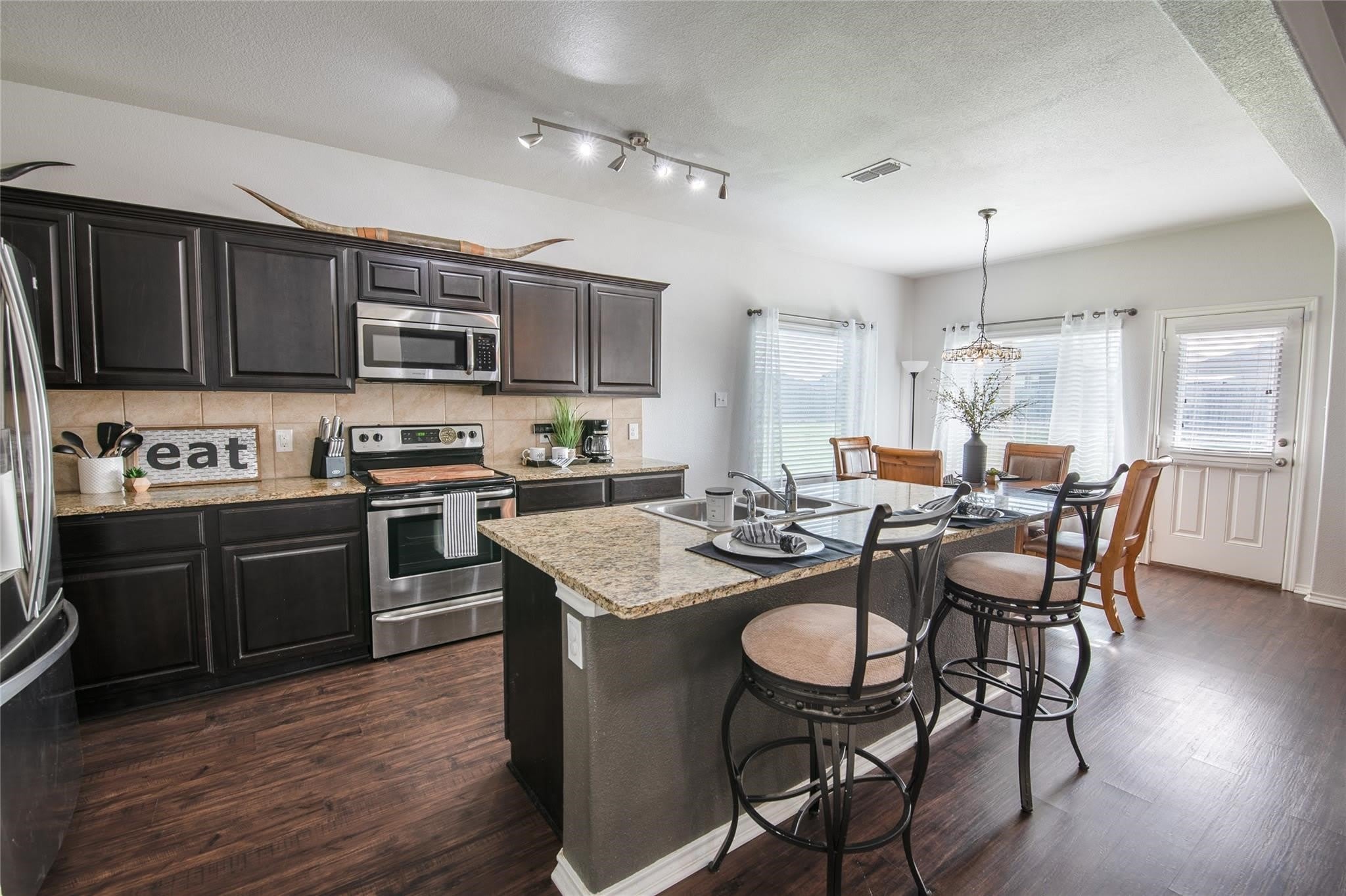 249 Meadowlands Drive – photo 4