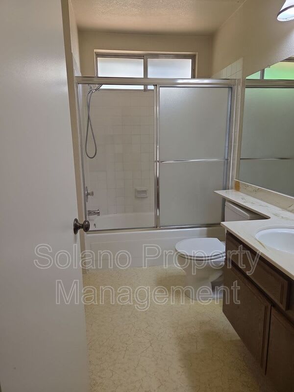 203 Catalpa Ln. – photo 5
