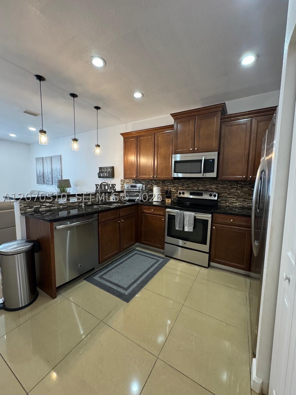 8715 NW 98th Ave – photo 2