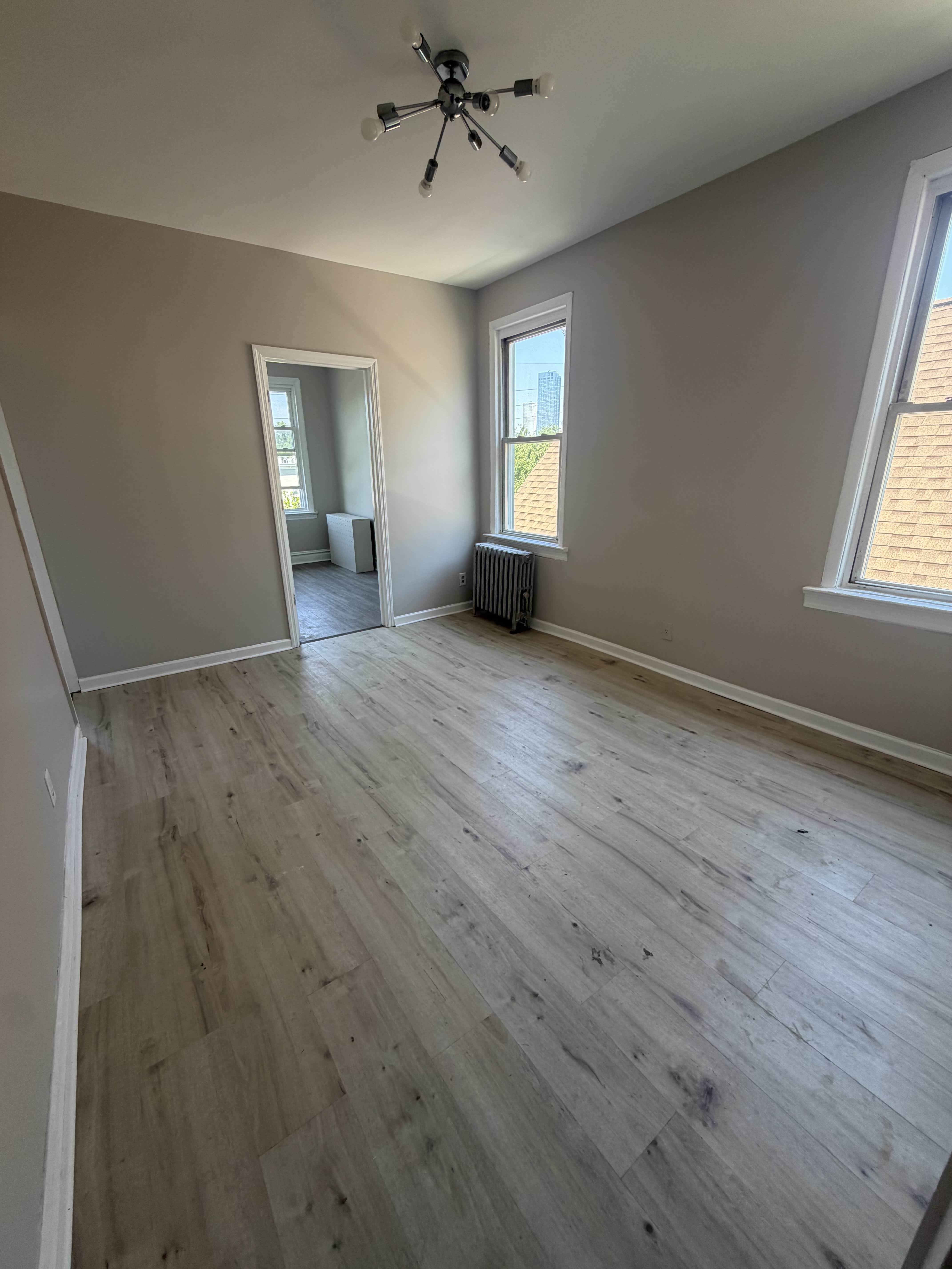 241 Duncan Ave – photo 2