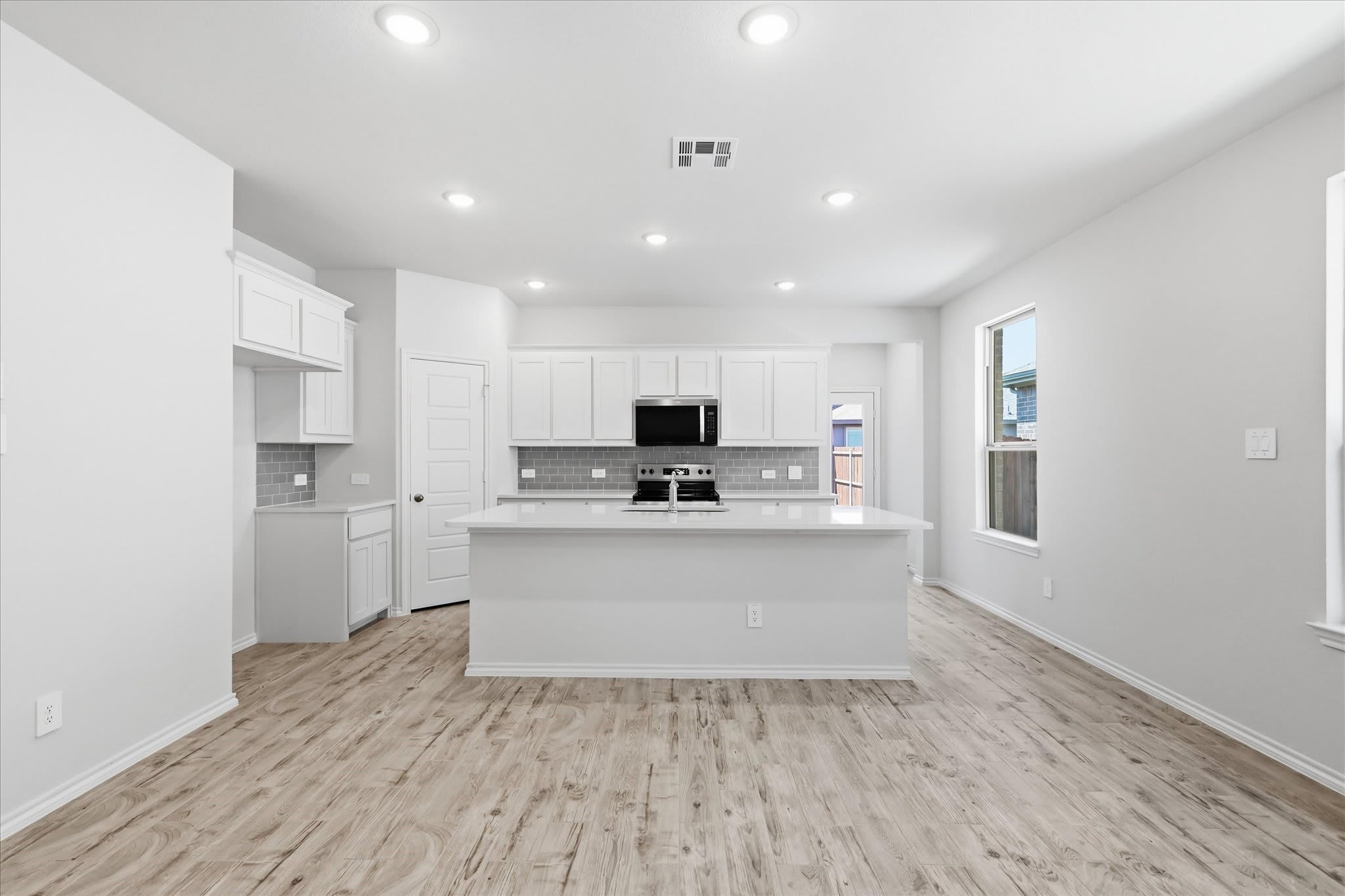 3311 Dahlia Drive – photo 3