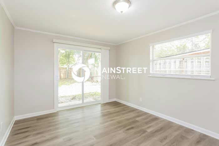 7037 Pellias Road – photo 4