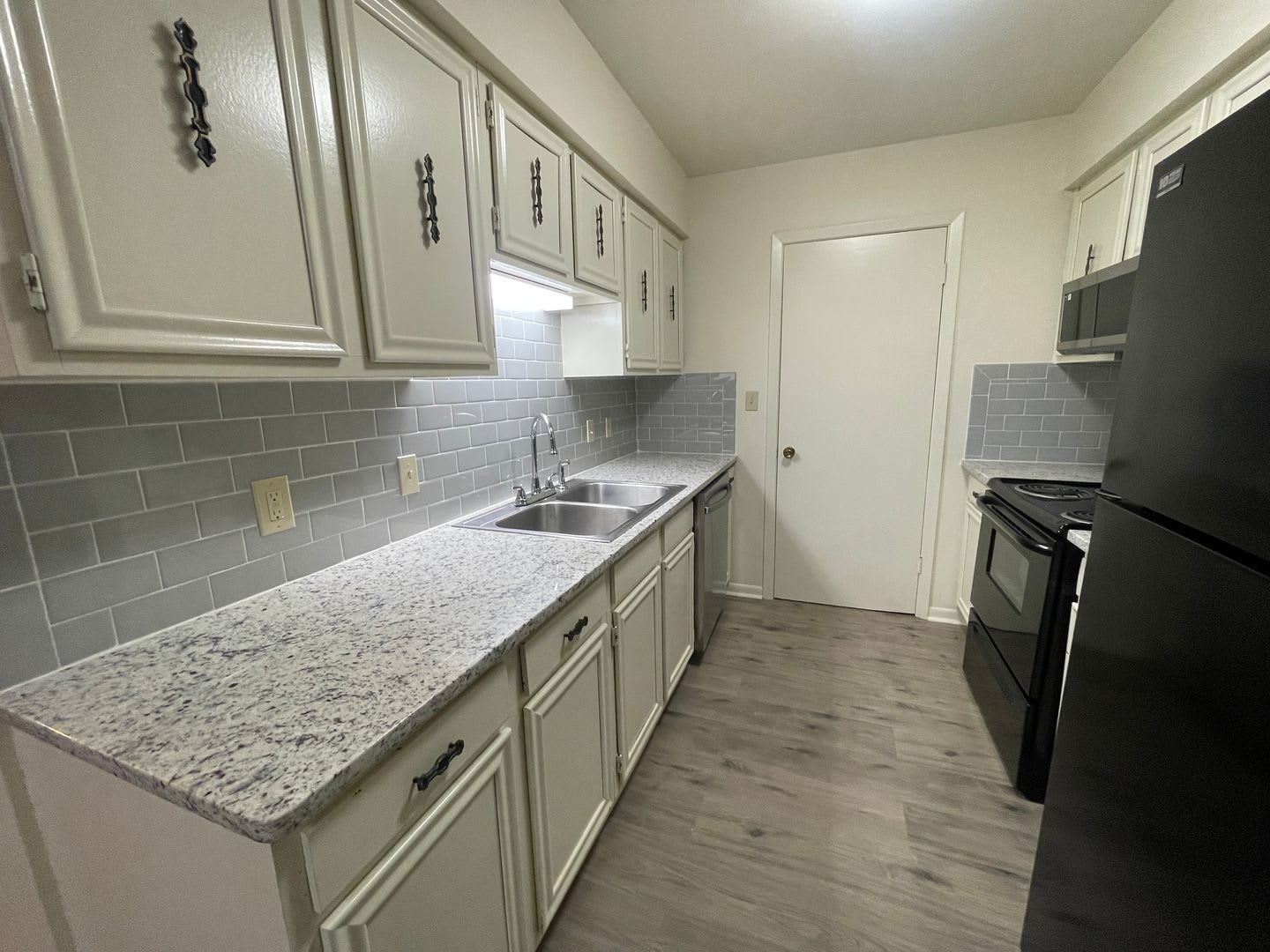 A Great Place to Call Home! Master Bedroom and Bath Downstairs! – photo 5