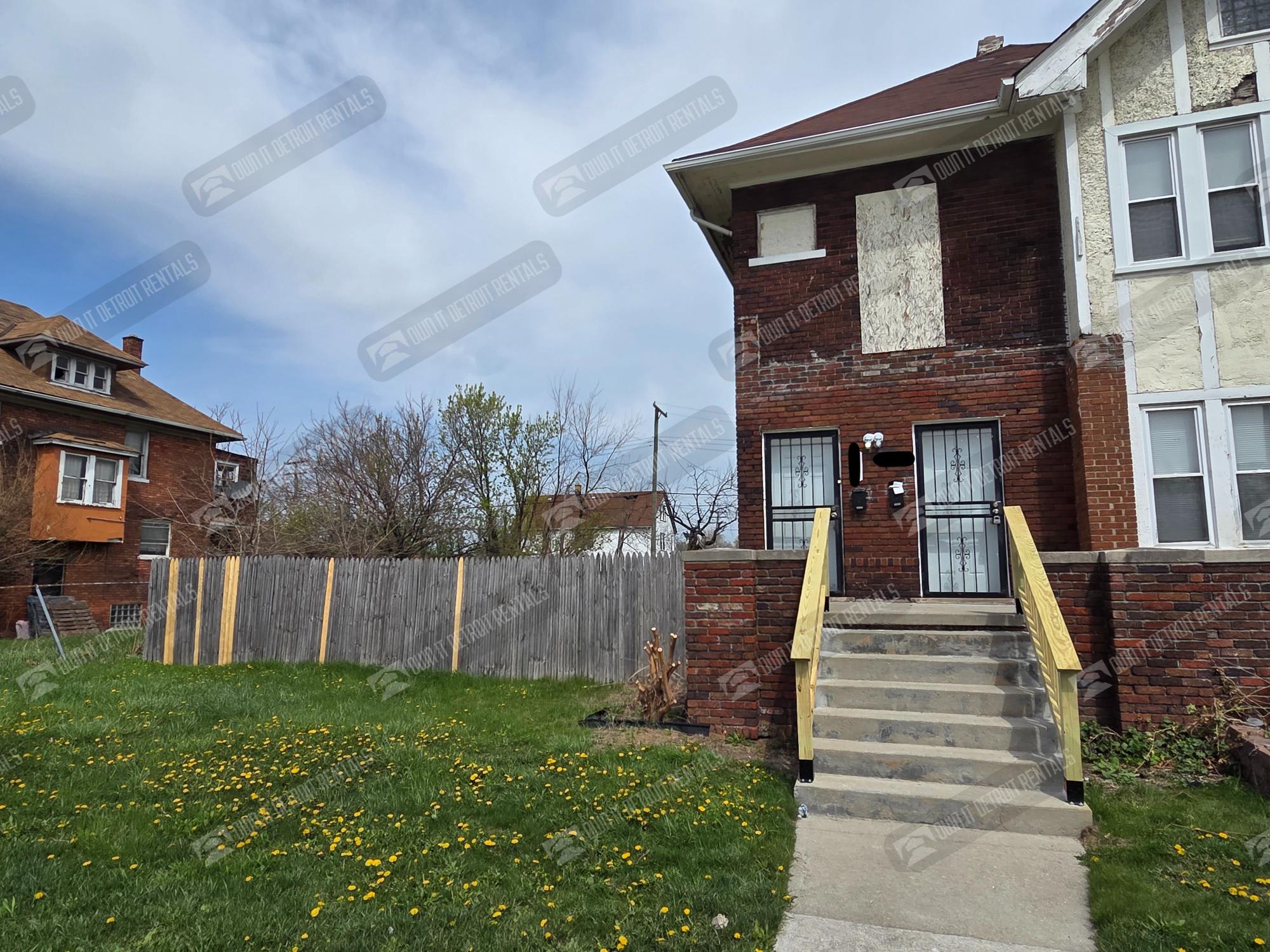 1998 E Grand Blvd – photo 2