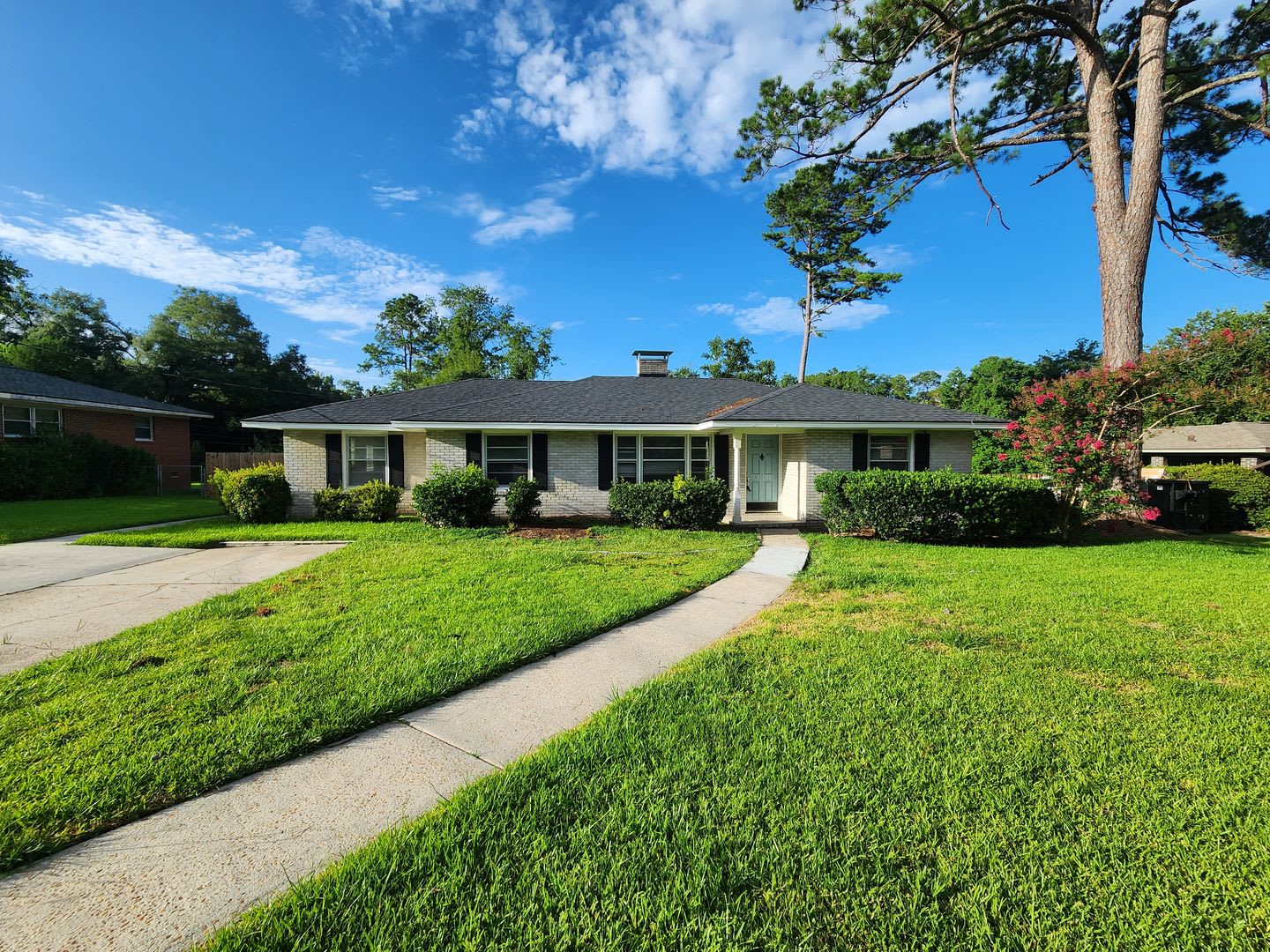 Spacious 4BR/2BA Brick Home with Fireplace, Large Island! NEW LVP Floors throughout! – photo 1