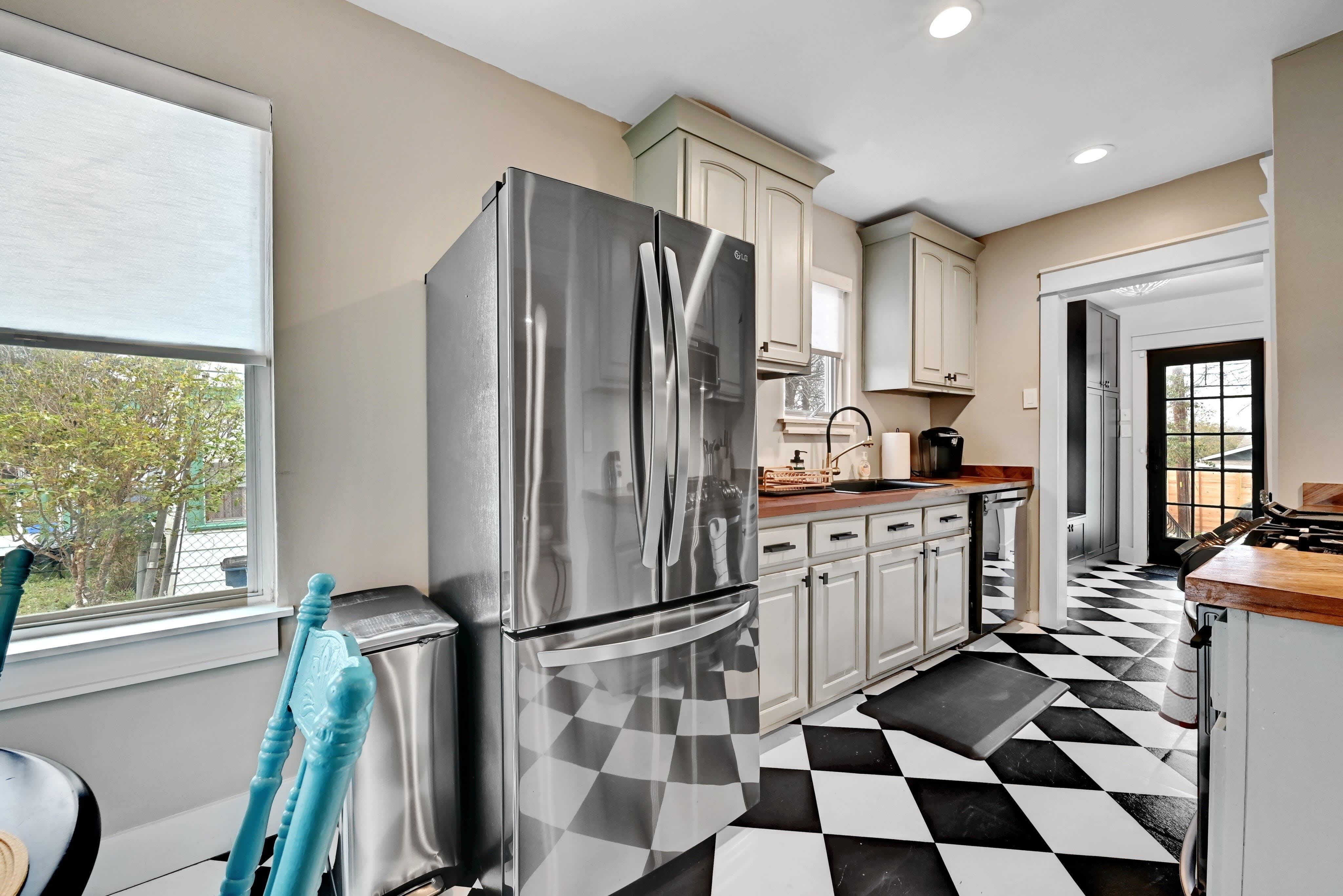2952 Higgins Street – photo 4