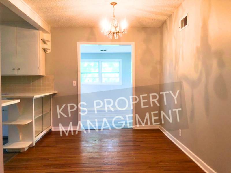 1714 Drollinger Street – photo 4