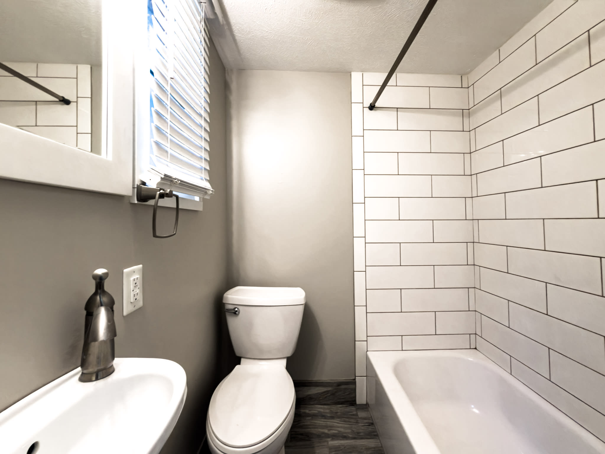 106 W 5th St – photo 5