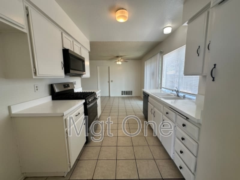 1125 Topaz St. – photo 2