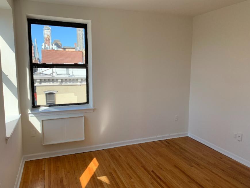 460 West 50th Street – photo 5