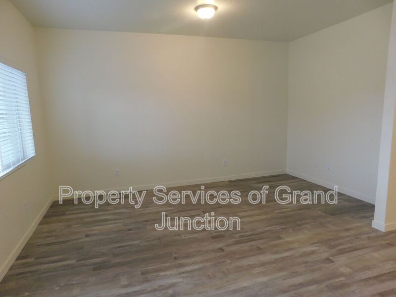 658 Brookwillow Drive – photo 4