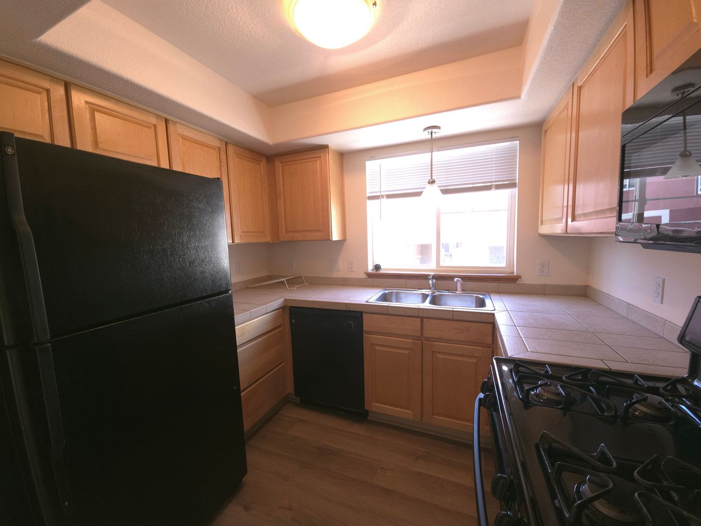 Covered parking✔ covered private deck✔ Dakota Ridge 2 Bedroom 2.5 Bath Condo – photo 5