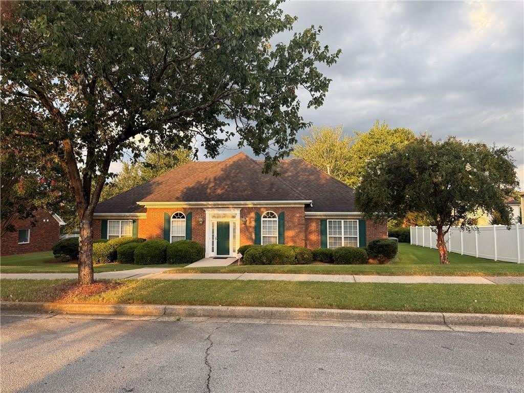 1244 Saxony Drive SE – photo 2
